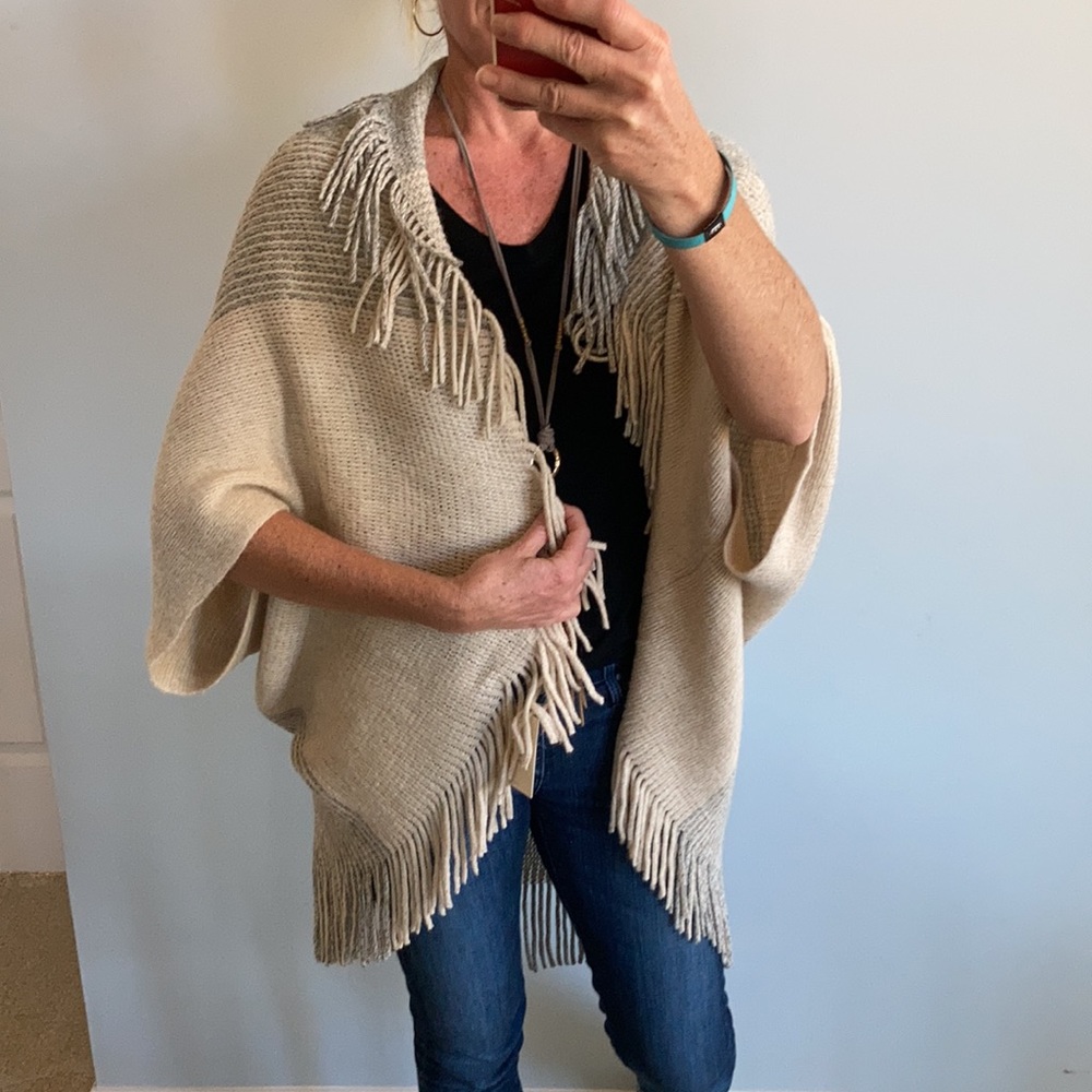 Oatmeal & Grey Fringed Sweater Kimono/Wrap - Picture 3 of 8